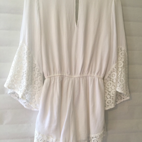SoldX Abercrombie White Romper size Small - Picture 2 of 5